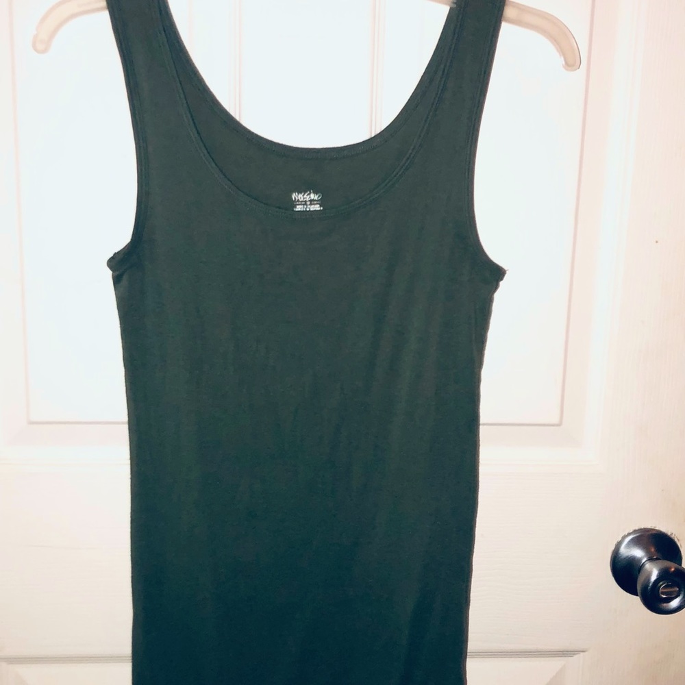 Dark green Mossimo Women’s Tank Top, sz SMALL